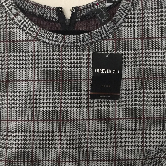 Woman dress - Picture 3 of 4